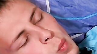 Thick bone jerking and perfect hardcore smoking by attractive King