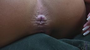 Peidos fedorentos e barulhentos de uma grande bunda e um cuzinho perfeitos by Raquel Fisher (part06-06)