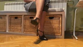 MATURE FEET IN MARY JANES SHOES - MOV Mobile Version