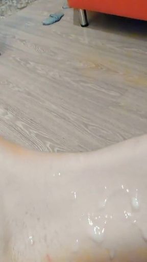 I Cum on My Leg and Cum Flows Down My Leg