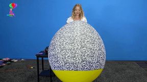 Barbie F Debuts Doing Balloon Stuffing HD (1920x1080)