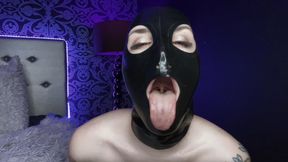 Slave in latex mask obsessed of dicks