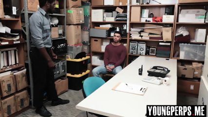 Black security officer slammed thief after catching him