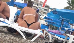 candid brunette big ass in tiny bikini resting