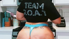 BBW Delicious Ass Clapping in the Kitchen