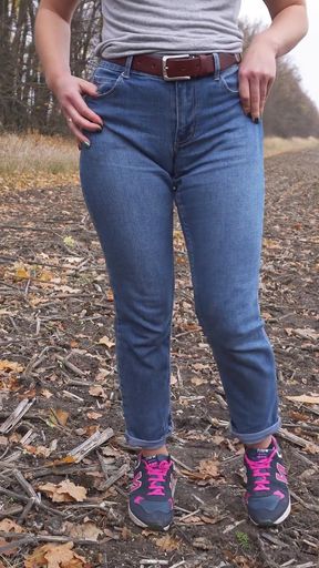 MILF Teasing Her Big Cameltoe in Blue Jeans Outdoors