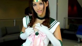 Sailor Jupiter Cosplayer squirts everywhere while touching herself