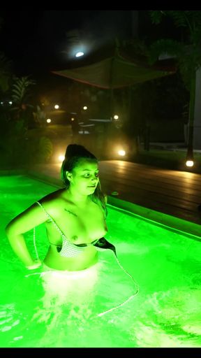 In a public jacuzzi, he cum inside her vagina - They were caught, but they didn't care   Clip 1