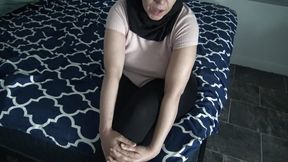 Egyptian Virgin Girl Takes Off Hijab To Play With Her Tight Pussy