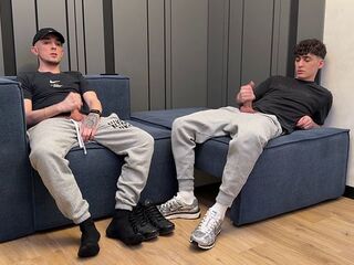 Boyz wanking jointly