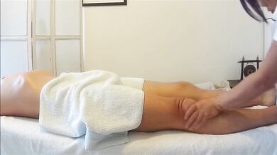 Perfect Asian massage parlor with handjob