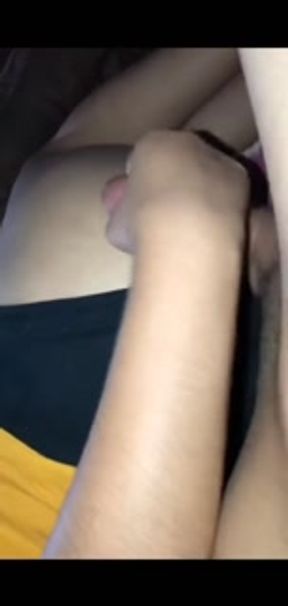 PAREJA LATINA DISFRUTANDO DE UN BUEN SEXO APASIONADO