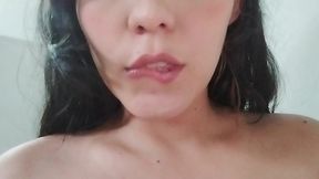madre despierta a su hijastro con una buena sentada de cara