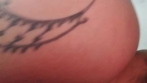 madre despierta a su hijastro con una buena sentada de cara