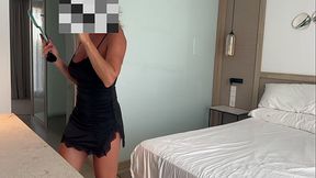 Sex in a hotel with a stranger's delivery driver during summer vacation  I ask him for a massage and to take off the condom  I can't help but fuck him