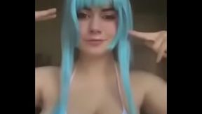 La caliente punk macarroni mueve sus tetas