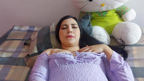 orgasmo femenino despues de lamer el cono sensual de mi companera de cuarto.