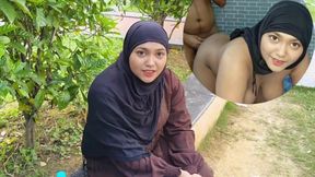 Poor Muslim Hijab Girl Paise Ke Liye Porn Video producer Se Chud gyi, Outdoor Garden Sex in Hindi