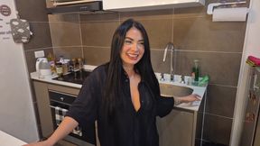 Wife Gives Him a Good Blowjob on Men's Day