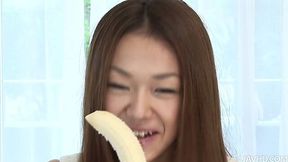 A great cock sucker Serina Hayakawa showing her talents on sucking