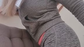 Blanca orders her submissive to suck her feet on the terrace