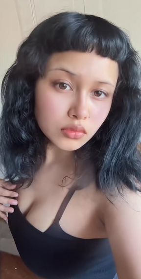 Curvy Latina teen teases in her tiktok video