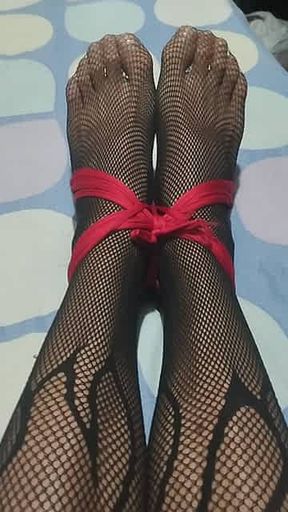 Femboy sumiso en pantimedias