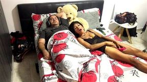 I try to seduce my stepfather but he doesn't pay attention me