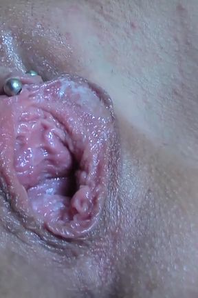 Vanessa Cool fisting fun