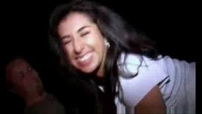 Essa morena adora ganhar Leitinho