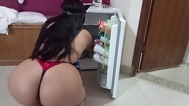 Lunaferrari - Limpando a geladeira do patrão - Grátis completo no Red