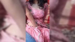 Curvy Indian stepmom likes it when her pussy gets such attention.