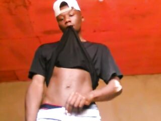 TRENDING???????? AMATEUR BLACK STRIPPING STRIPPED