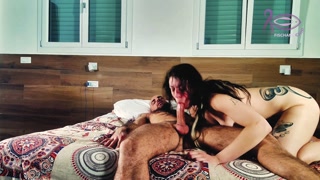Guardo la mia coinquilina masturbarsi prima di scoparla con il mio grosso cazzo duro