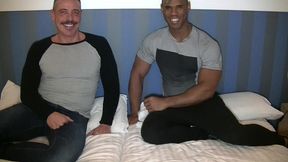 2141 sexy daddy baise bareback par un black muscle tbmj ai adore filme ce ...