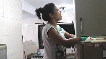 Morena brasileira gapes and moans in homemade sex