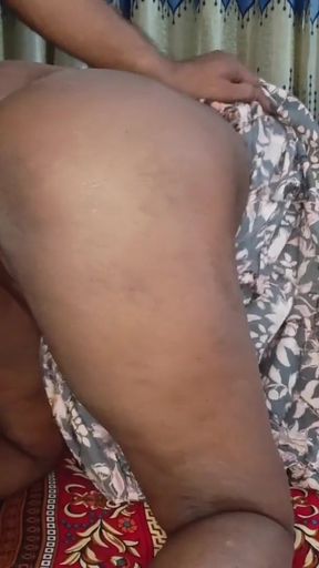 New Friend's step mom handjobs again hot married aunty sucking office friend in hotel   Clip 1