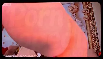 Pin-Up Perfection: Solo Dildo Delight