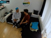 18 jähriger aus Deutsch Twink aus Bayern lässt sich beim Arzt fisten und ficken