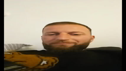 Herr Valbon masturbierte vor einem 11-jhrigen Mdchen per Facebook-Videoanruf.