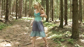 Hippie beauty natural cunt solo in the woods