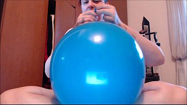 Silk, Latex &amp_ Drops of Pleasure Nicoletta&rsquo_s Wet &amp_ Balloon Mega-Compilation 4K