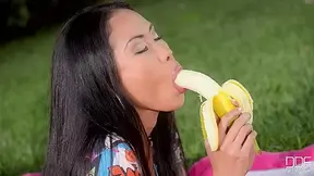 Undercover Banana - PornWorld