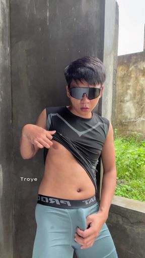 I Need Someone to Touch My Sexy Body