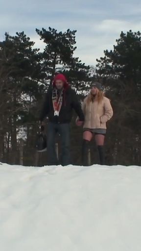 Erstes Treffen und direkt in der Oeffentlichkeit gefickt   Clip 2