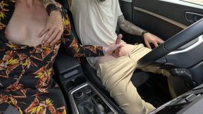 Outdoor handjob with cumshot in car at busy park