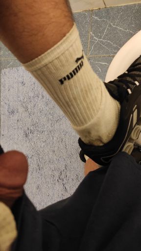 Must-see moment from &quot;DirTyJunkBro (DJ -Bro) in the toilet, totally wet, dirty pissed socks and sports shoes&quot;