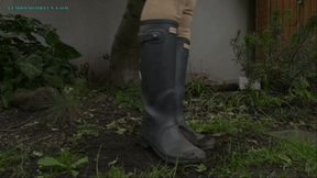 Goddess Serena - Little Piggy for my Hunter Muddy Boots (1080p MP4)