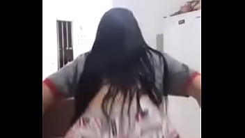Gostosa dan&ccedil_ando de shortinho 2