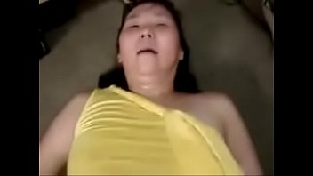 I in sexy yellow dress self pee and piss on cum on face